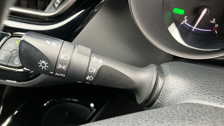 Toyota C-HR 1.8 Hybrid Design 5dr CVT Hybrid Hatchback